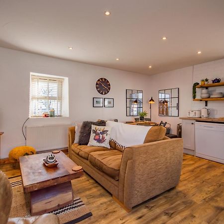 Cosy Farm Conversion In The Heart Of Pembrokeshire Maenclochog ภายนอก รูปภาพ