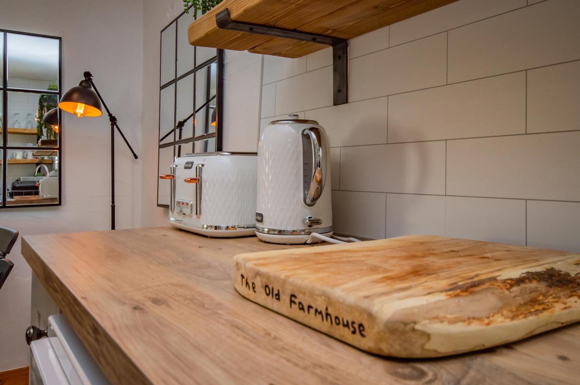 Cosy Farm Conversion In The Heart Of Pembrokeshire Maenclochog ภายนอก รูปภาพ