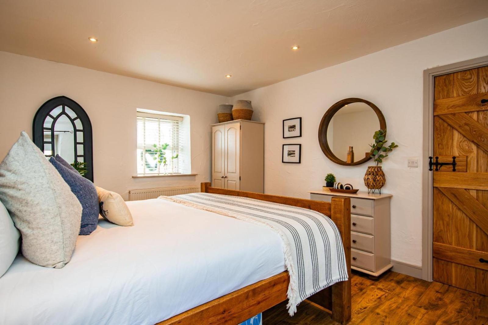 Cosy Farm Conversion In The Heart Of Pembrokeshire Maenclochog ภายนอก รูปภาพ